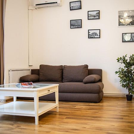 Real Apartments Lovag Будапеща Екстериор снимка