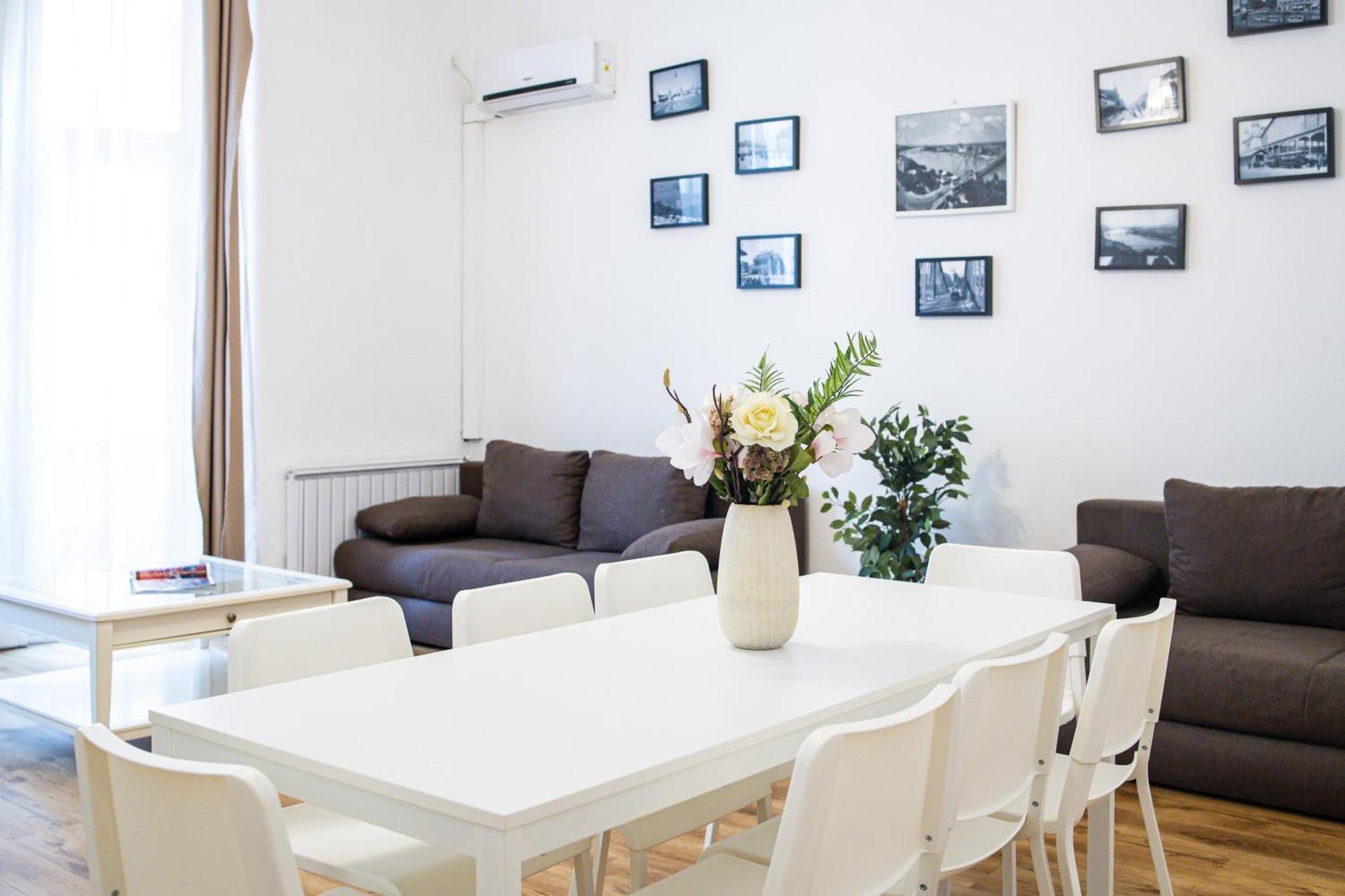 Real Apartments Lovag Будапеща Екстериор снимка