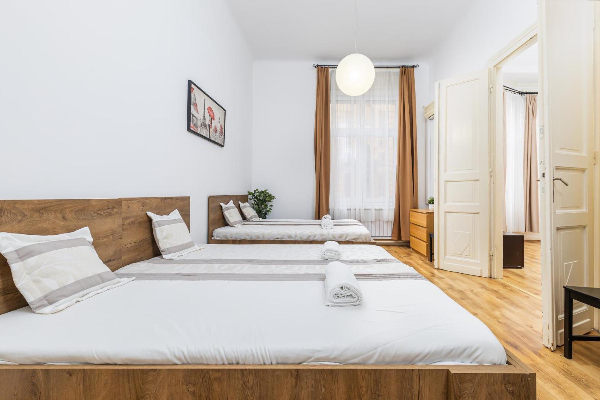 Real Apartments Lovag Будапеща Екстериор снимка