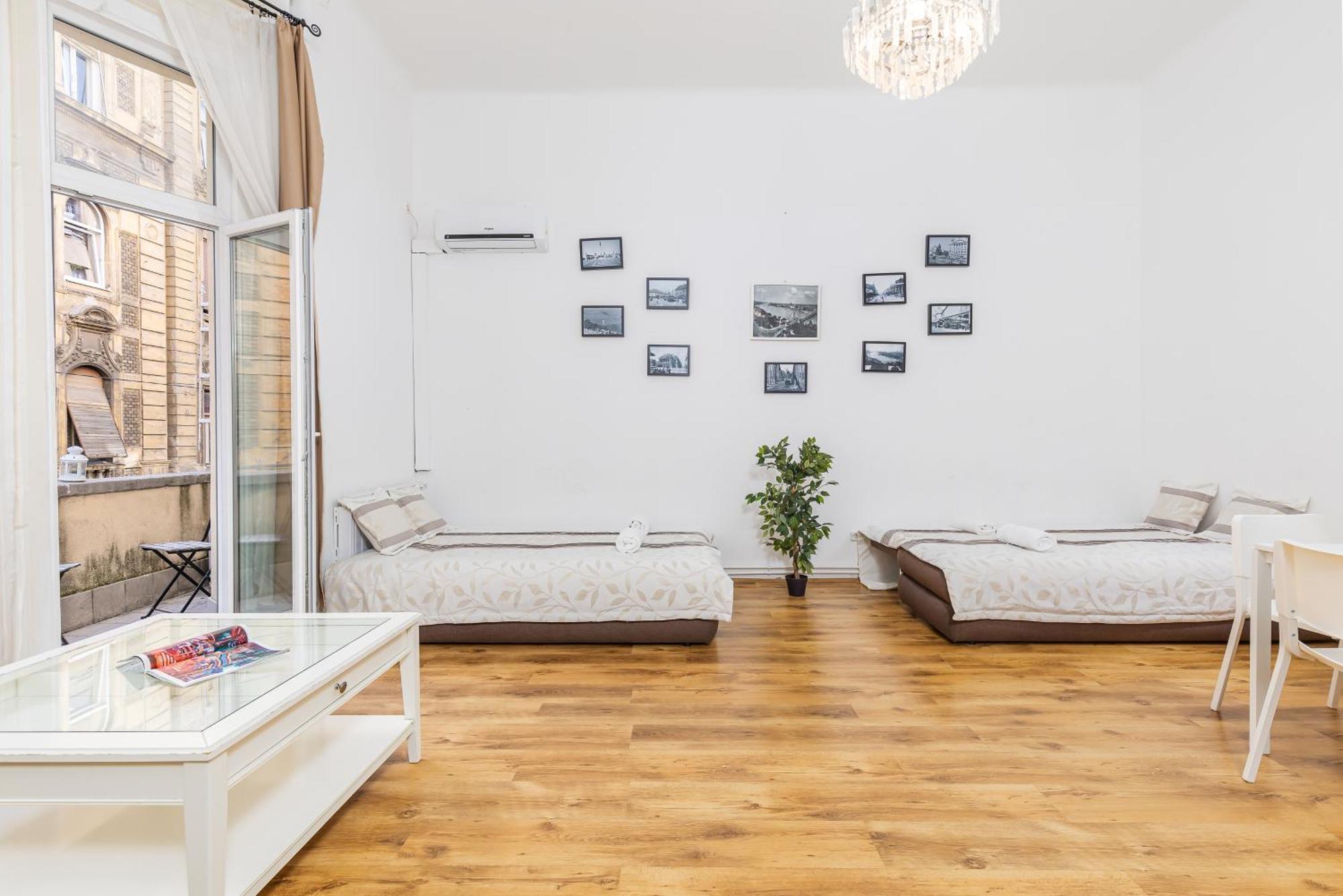 Real Apartments Lovag Будапеща Екстериор снимка