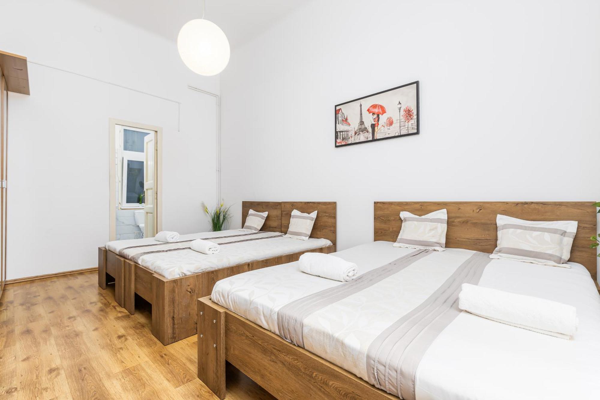 Real Apartments Lovag Будапеща Екстериор снимка