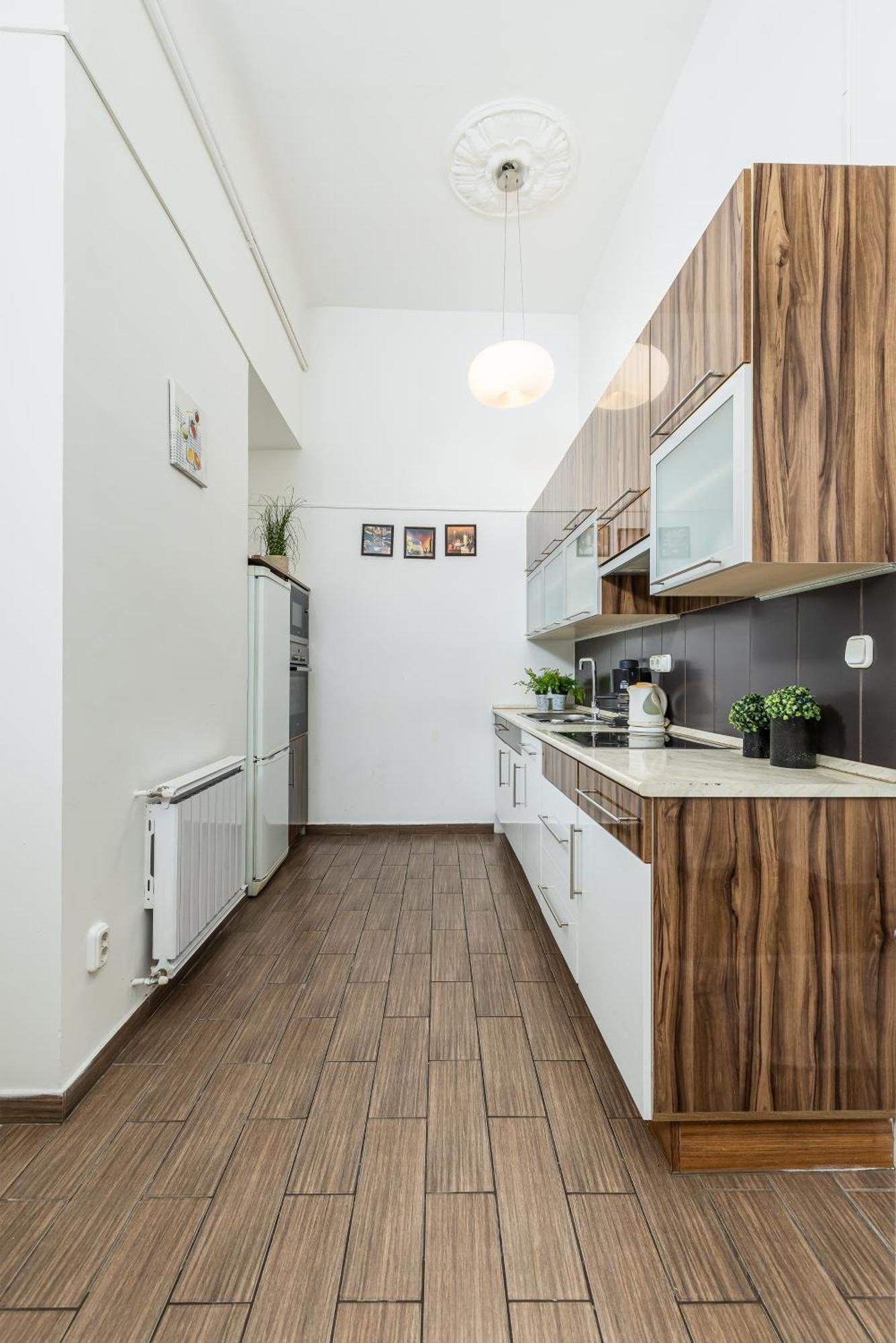 Real Apartments Lovag Будапеща Екстериор снимка